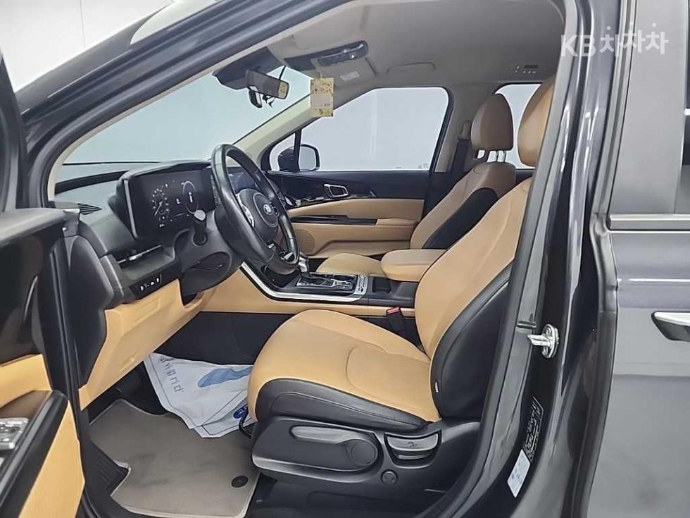 Kia Carnival — miniaturë 11