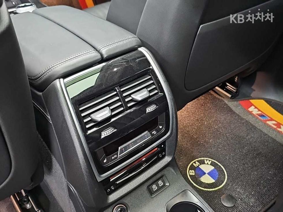 BMW X7 — miniaturë 13