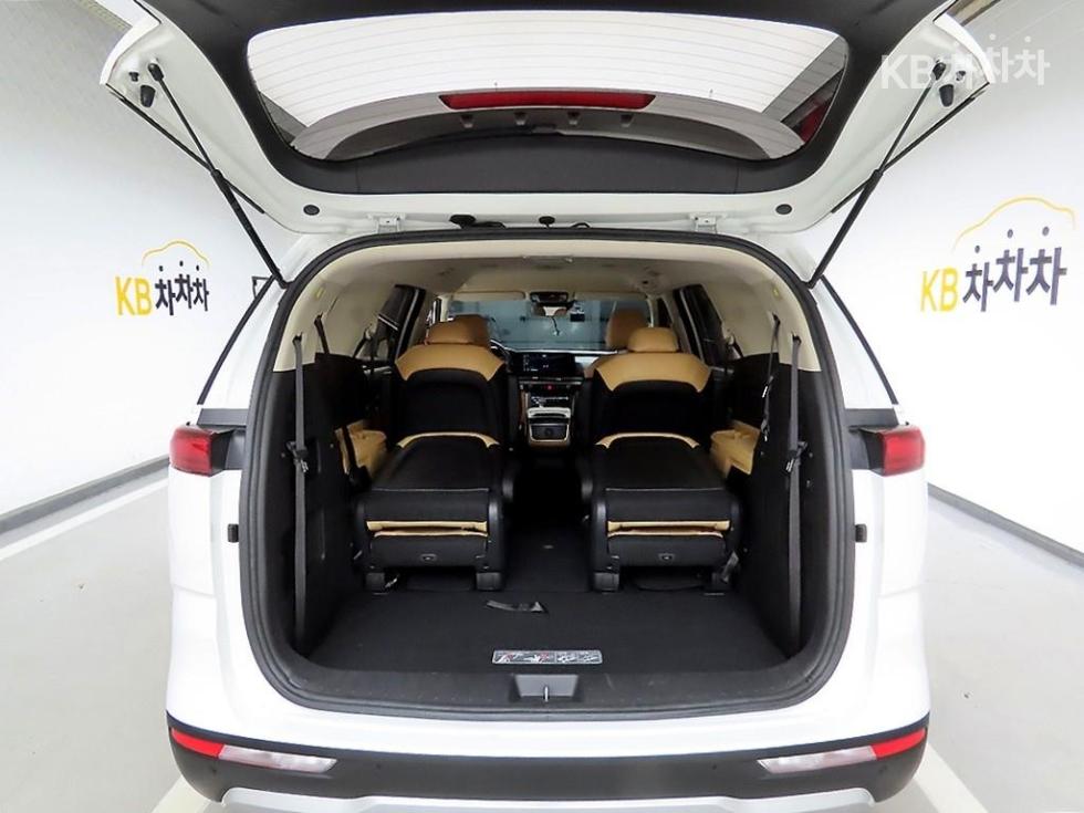 Kia Carnival — miniaturë 5