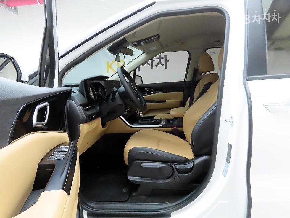 Kia Carnival — miniaturë 12