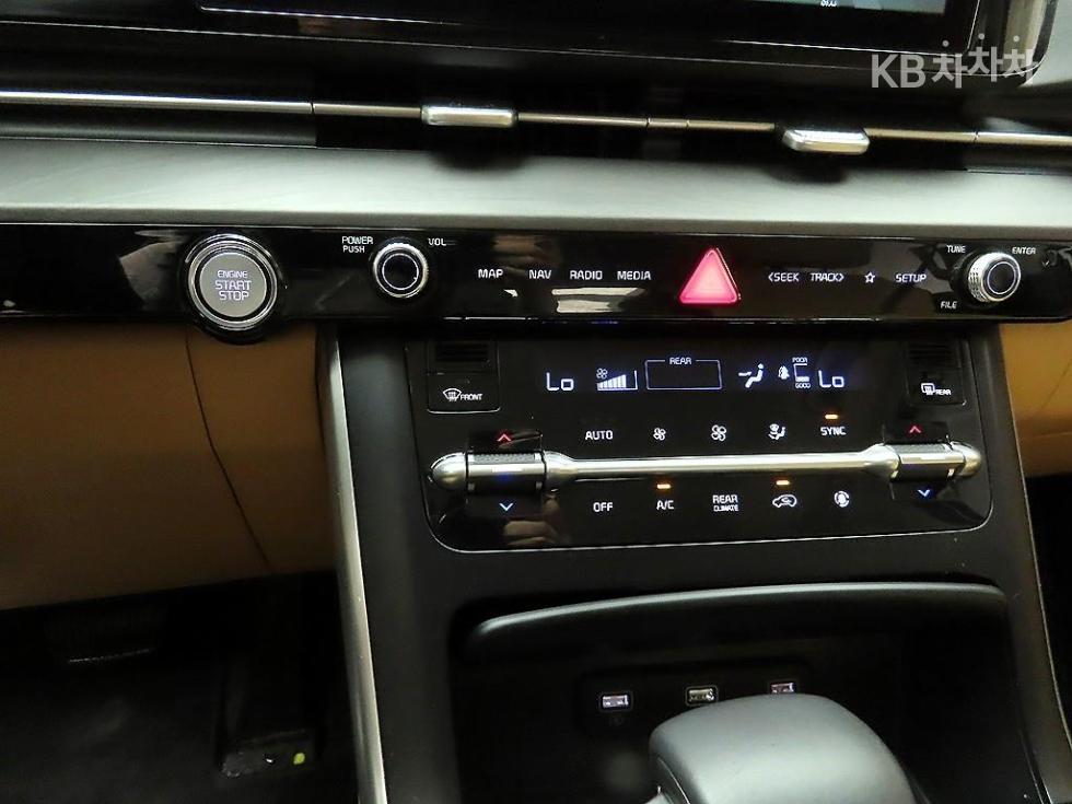 Kia Carnival — miniaturë 15