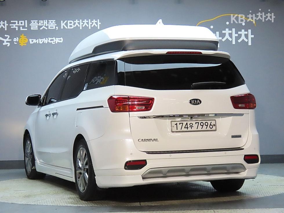Kia Carnival — miniaturë 4