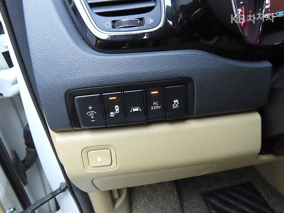 Kia Carnival — miniaturë 13
