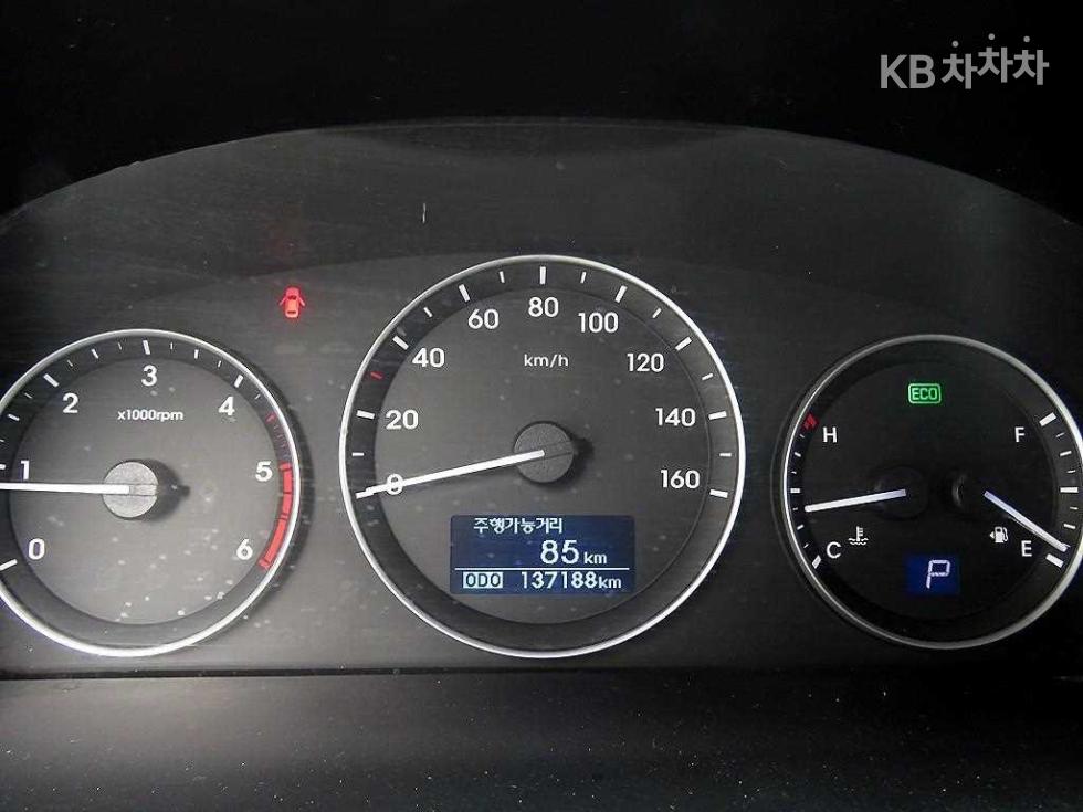 Hyundai Starex — miniaturë 13