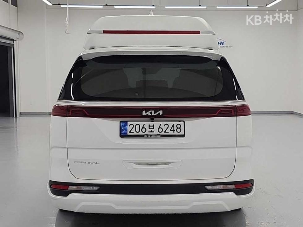 2022 Kia 4 photo