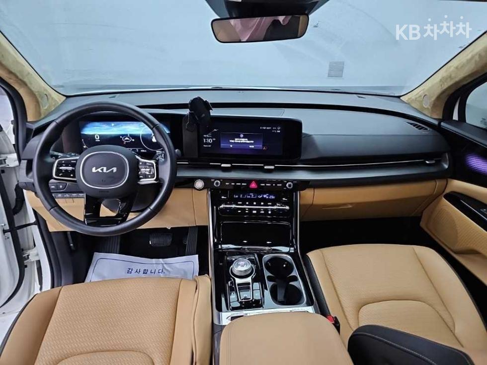 2022 Kia 4 photo