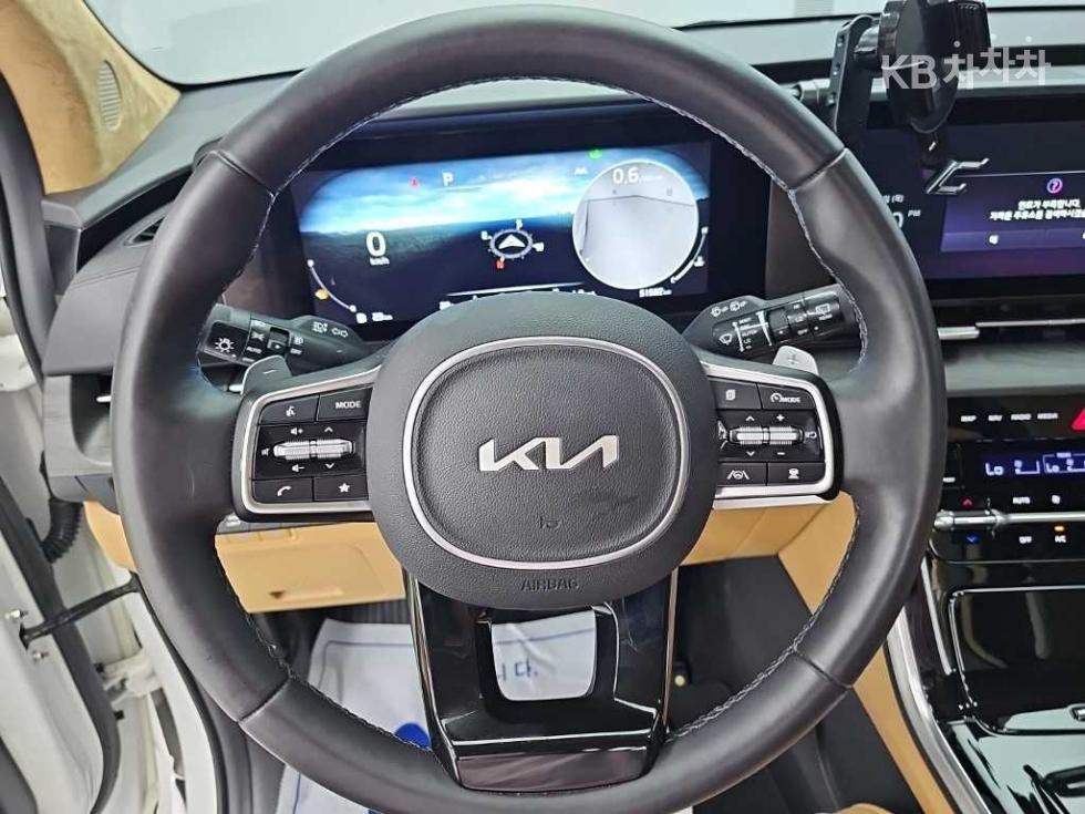 2022 Kia 4 photo