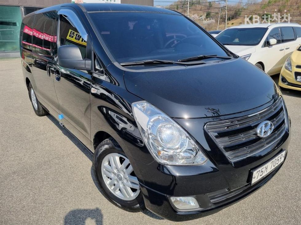 Hyundai Starex 12인승 왜건 CVX — foto 1