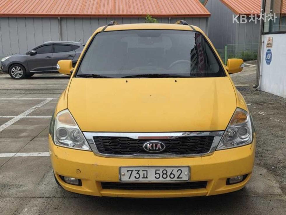 Kia Carnival — miniaturë 2
