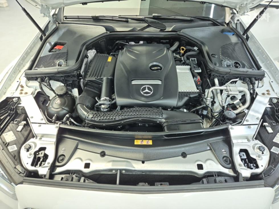 Mercedes-Benz E-klasse — miniaturë 5