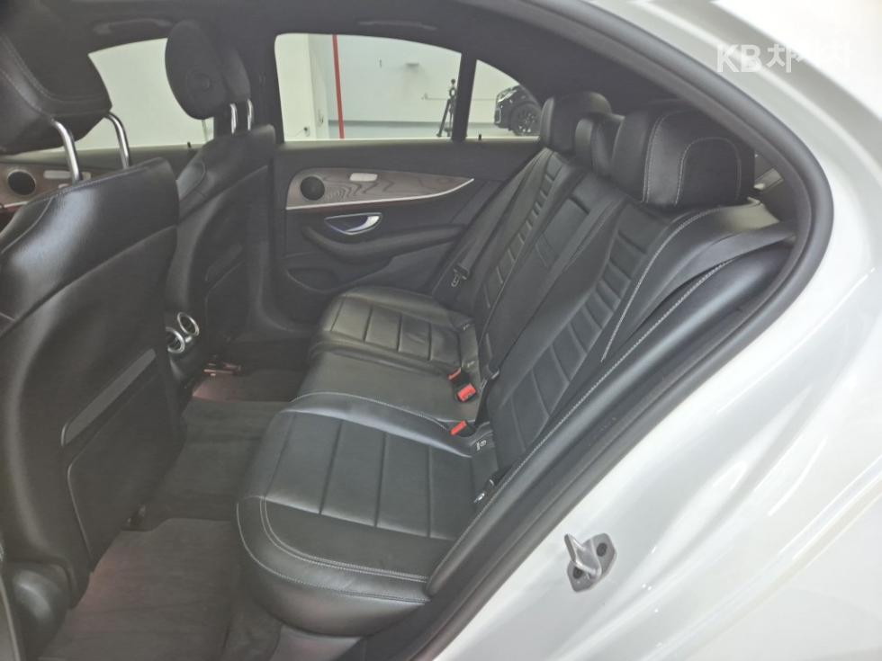 Mercedes-Benz E-klasse — miniaturë 12