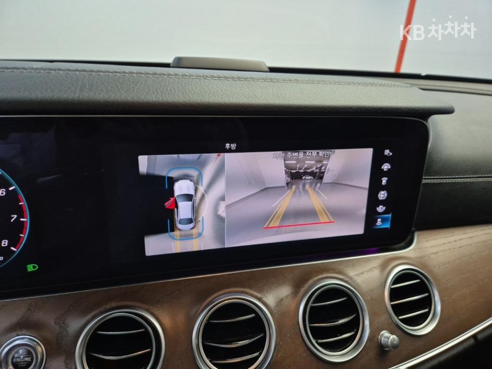 Mercedes-Benz E-klasse — miniaturë 15