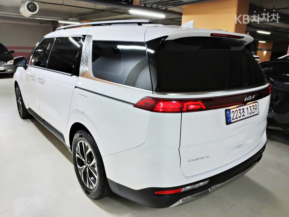 Kia Carnival — miniaturë 2