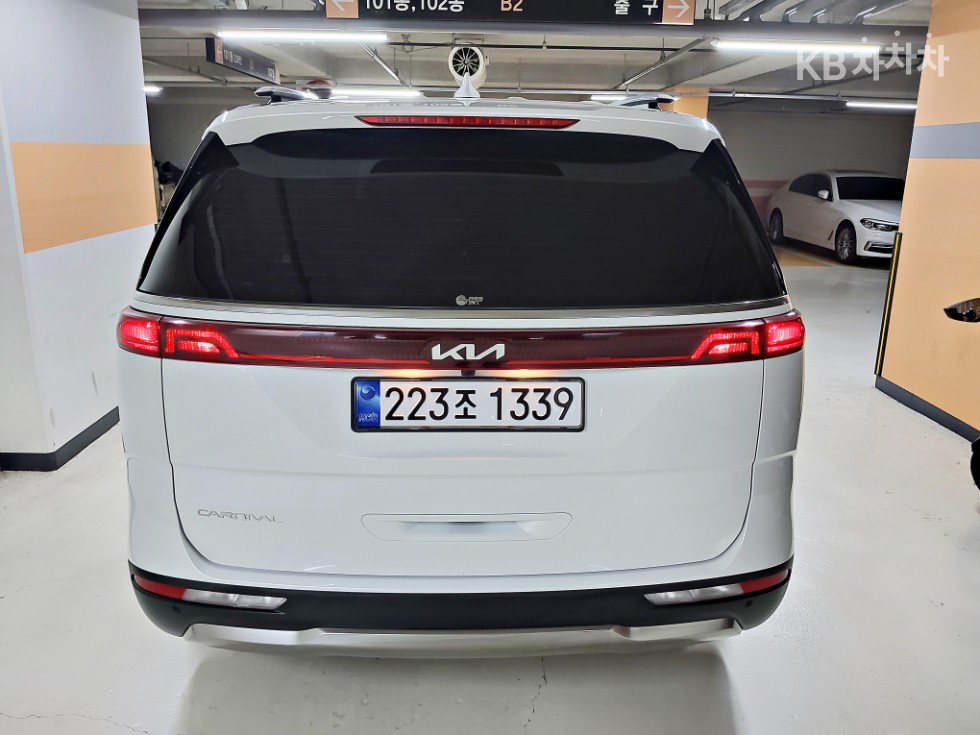 Kia Carnival — miniaturë 3