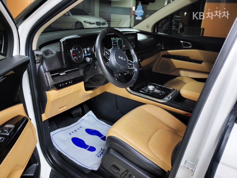 Kia Carnival — miniaturë 7