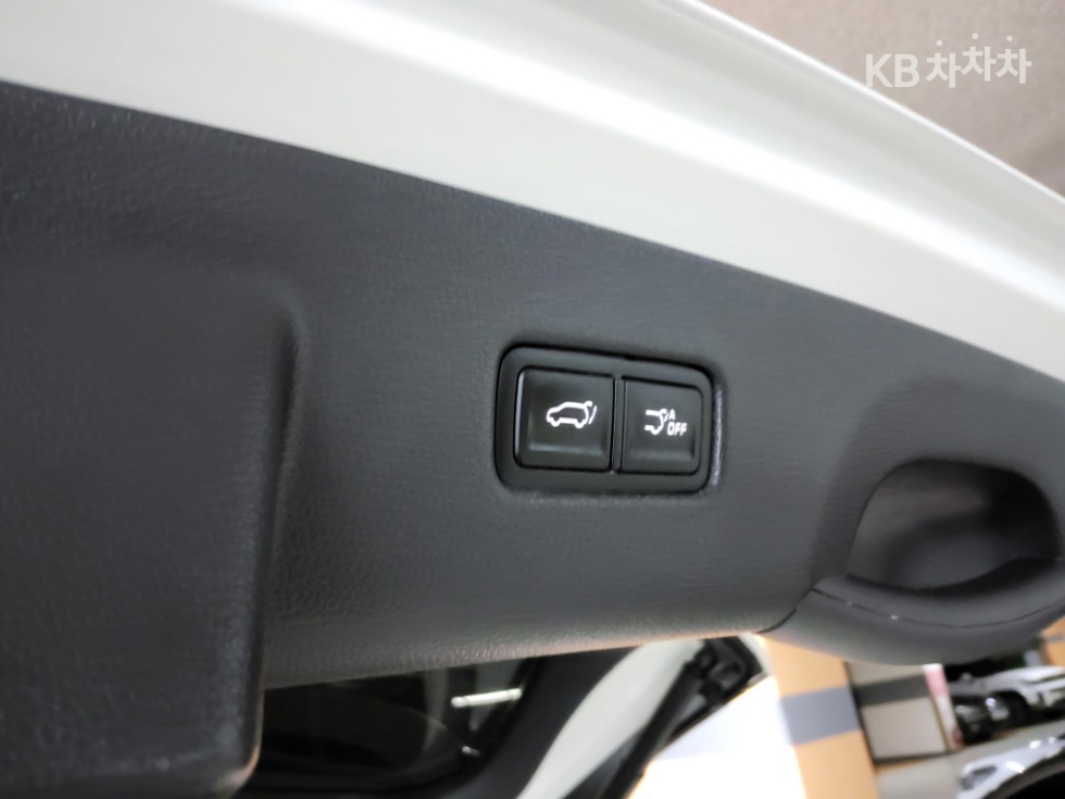Kia Carnival — miniaturë 10