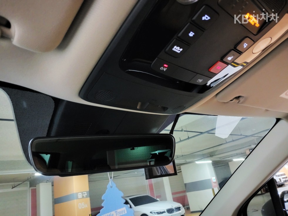 Kia Carnival — miniaturë 18