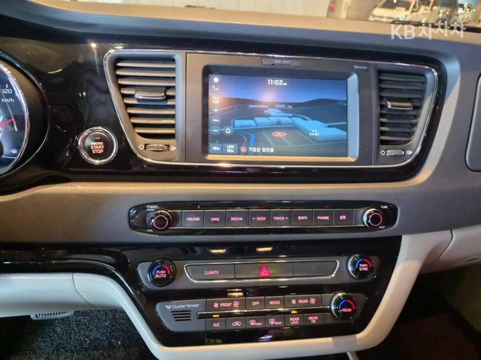 Kia Carnival — miniaturë 13