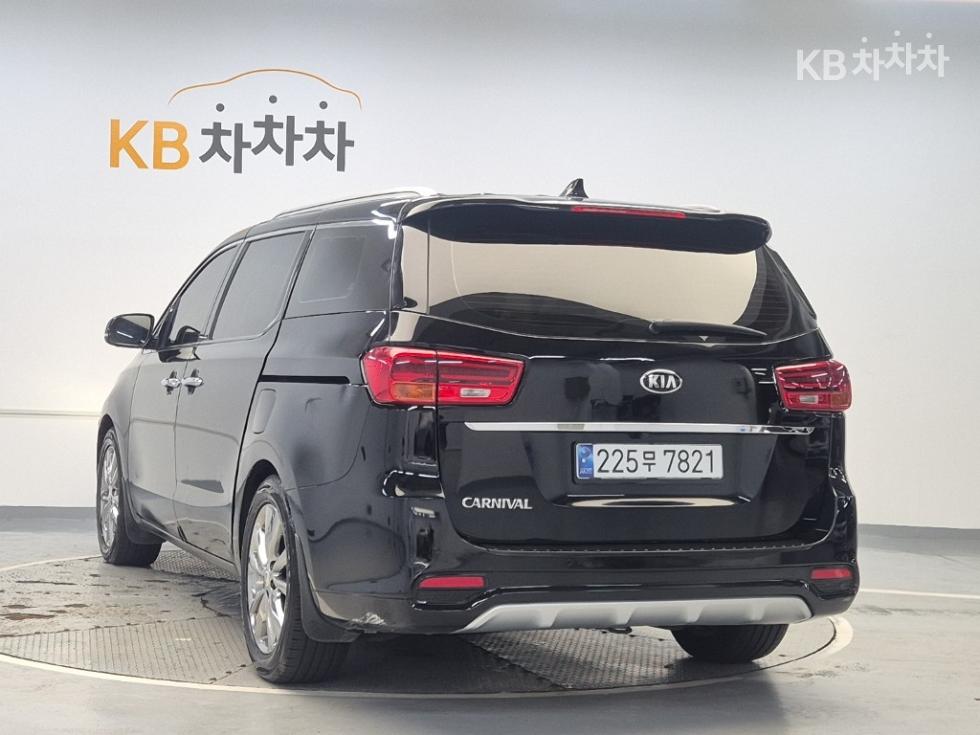 Kia Carnival — miniaturë 2
