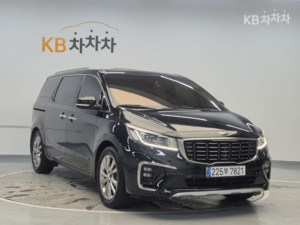 Kia Carnival — miniaturë 4