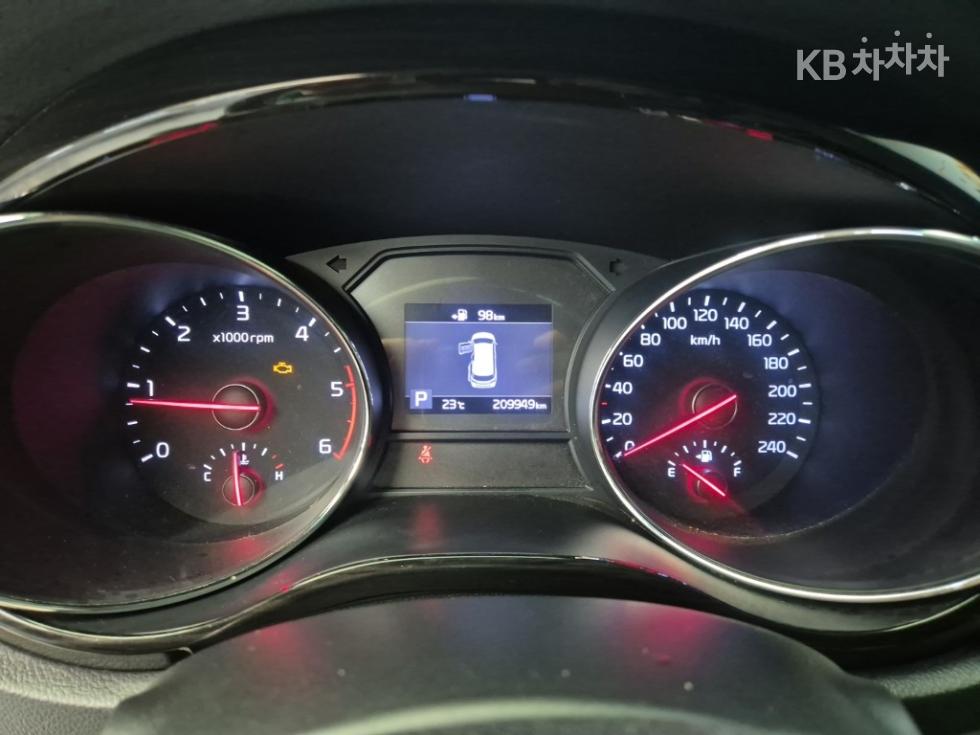 Kia Carnival — miniaturë 6