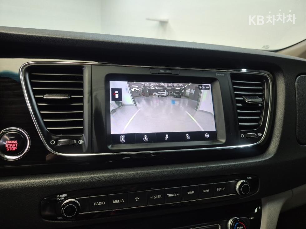 Kia Carnival — miniaturë 15