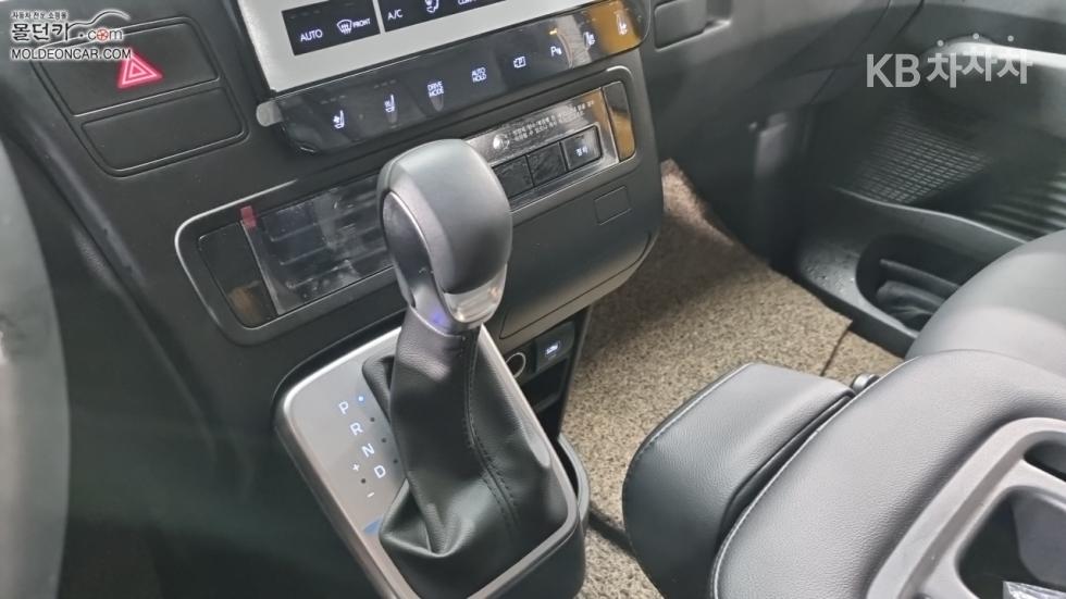 Hyundai Staria — miniaturë 14