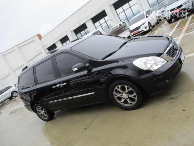 Kia Carnival — miniaturë 3
