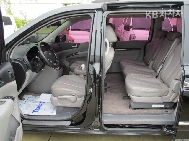 Kia Carnival — miniaturë 7
