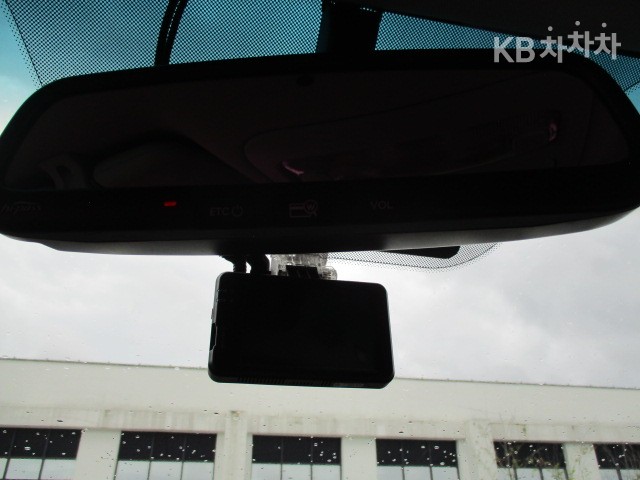 Kia Carnival — miniaturë 16