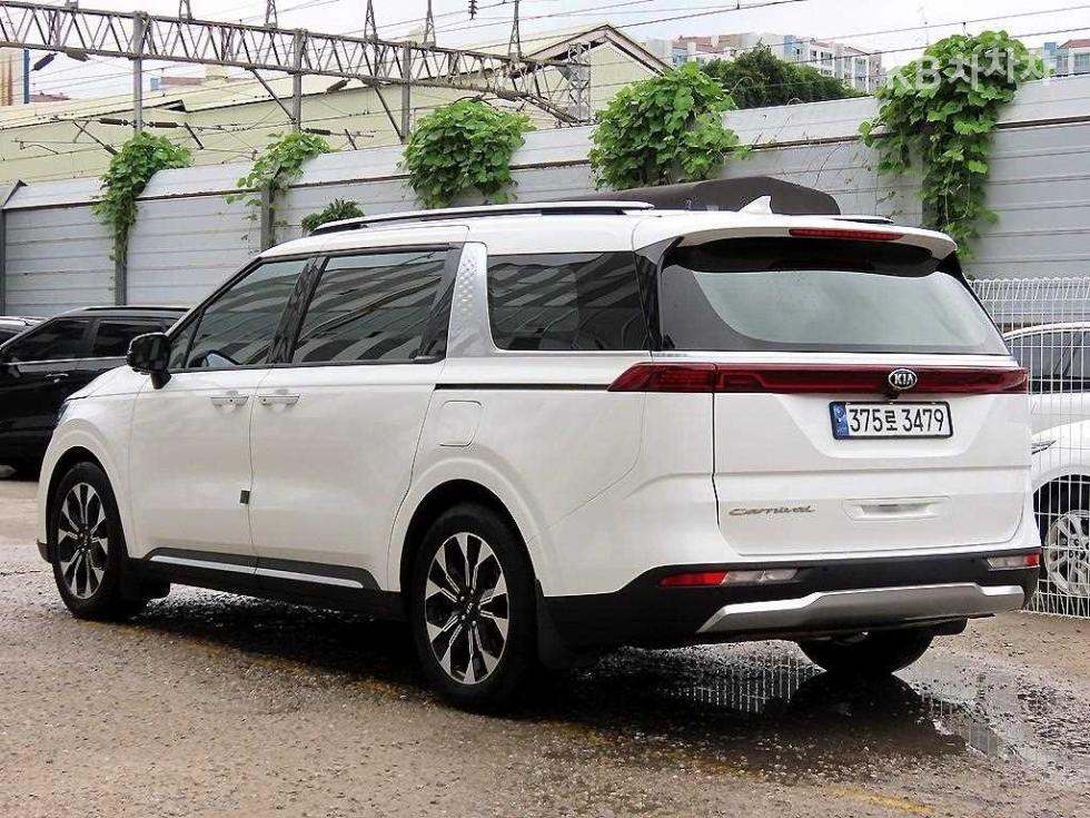 Kia Carnival — miniaturë 3