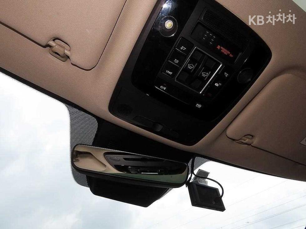 Kia Carnival — miniaturë 14