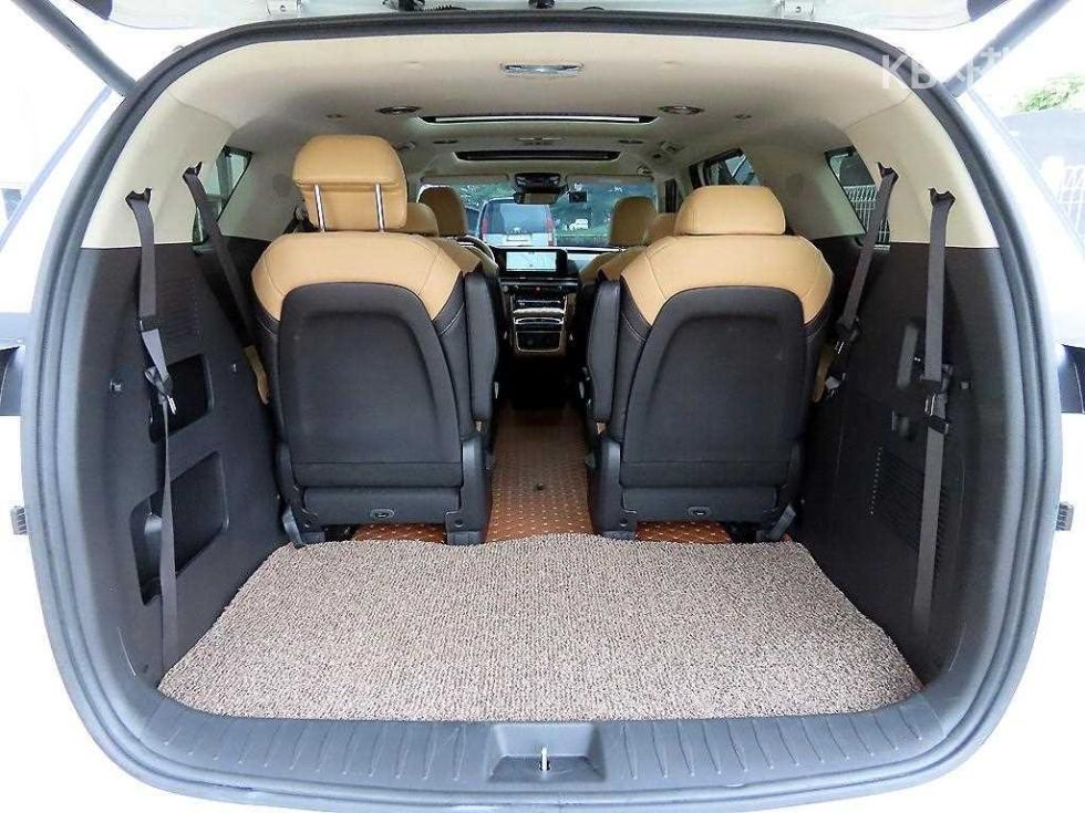 Kia Carnival — miniaturë 16