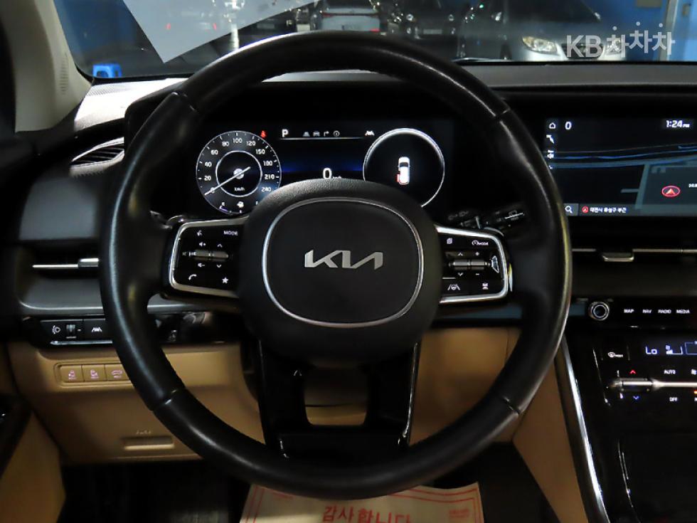Kia Carnival — miniaturë 10