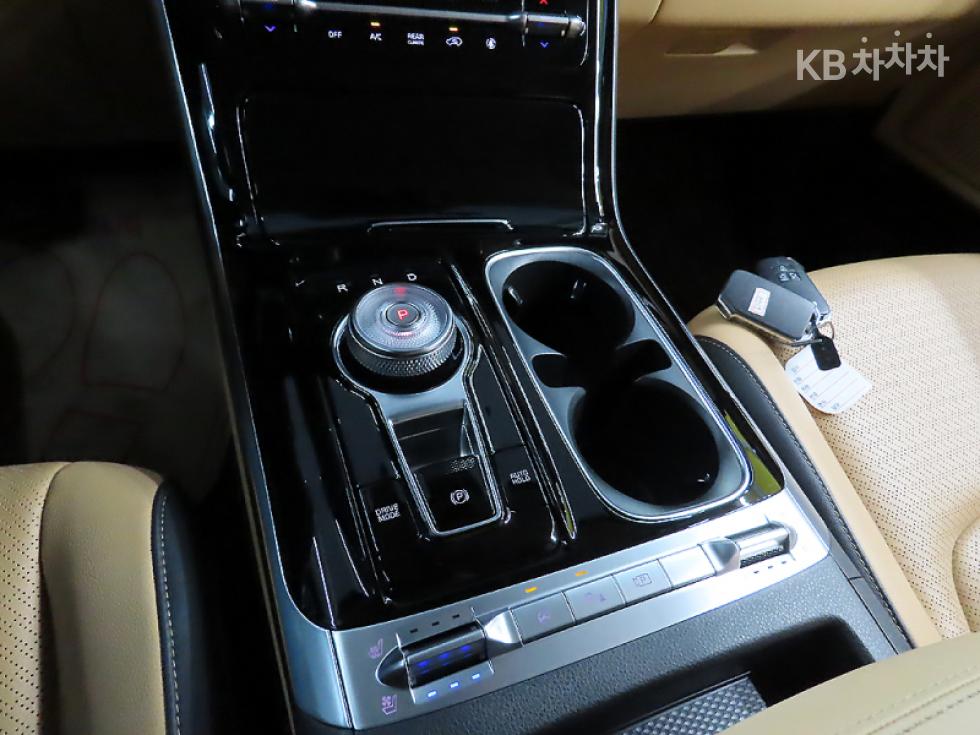 Kia Carnival — miniaturë 13