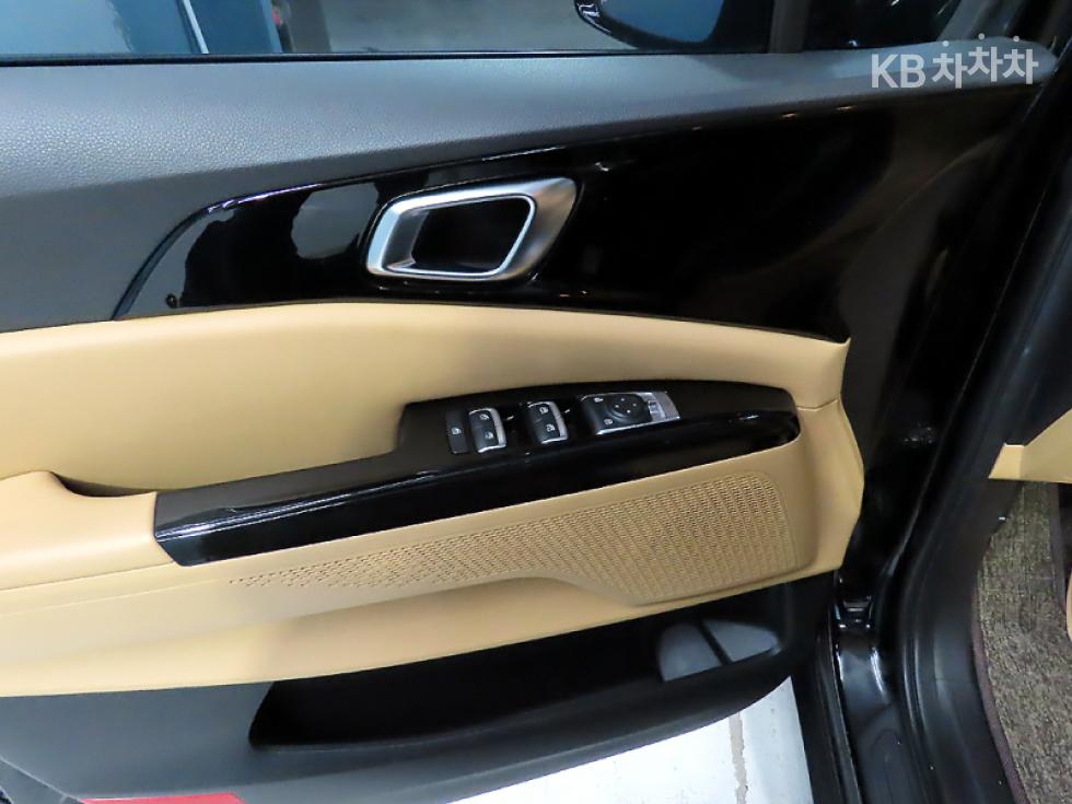 Kia Carnival — miniaturë 14