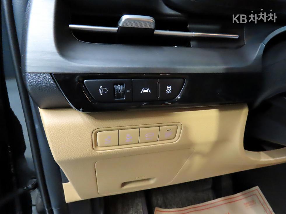 Kia Carnival — miniaturë 15
