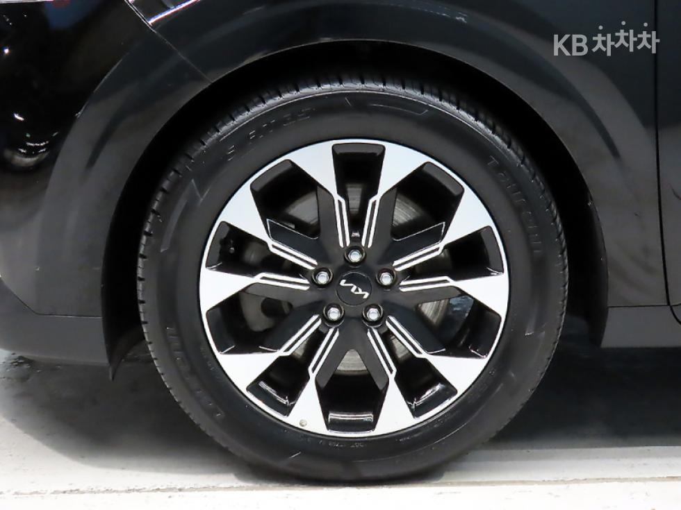 Kia Carnival — miniaturë 20