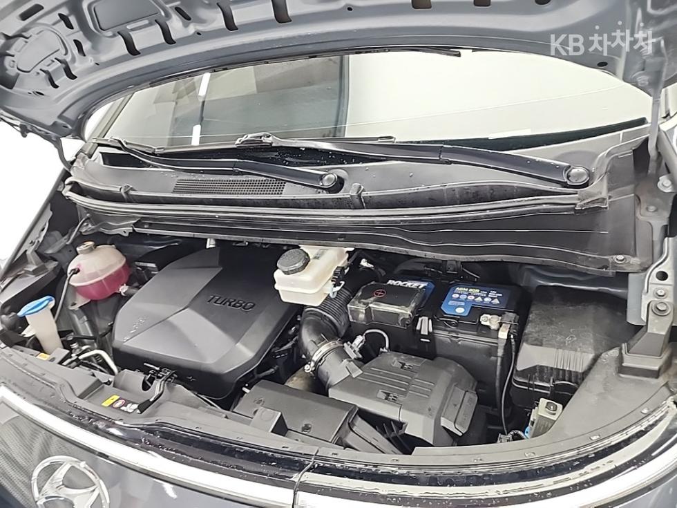 Hyundai Staria — miniaturë 5