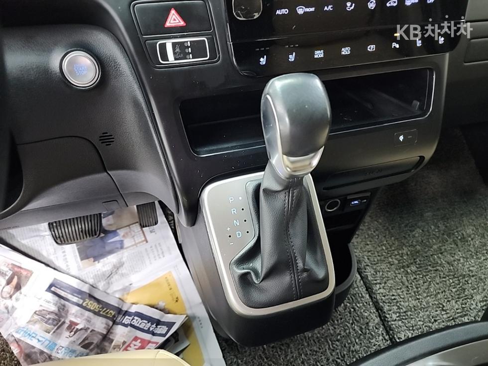 Hyundai Staria — miniaturë 8