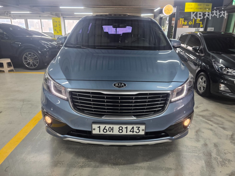 Kia Carnival — miniaturë 2
