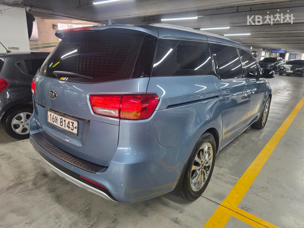 Kia Carnival — miniaturë 5