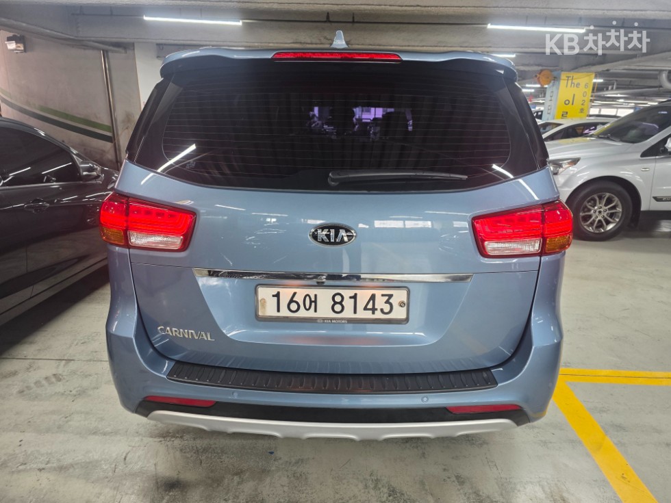 Kia Carnival — miniaturë 6