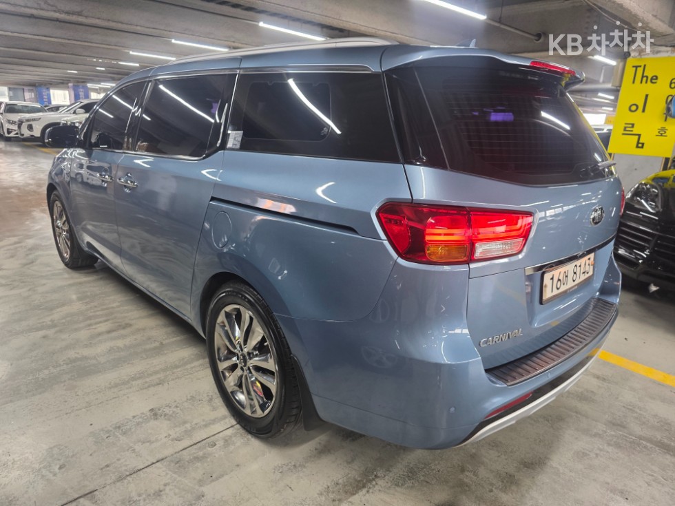 Kia Carnival — miniaturë 7