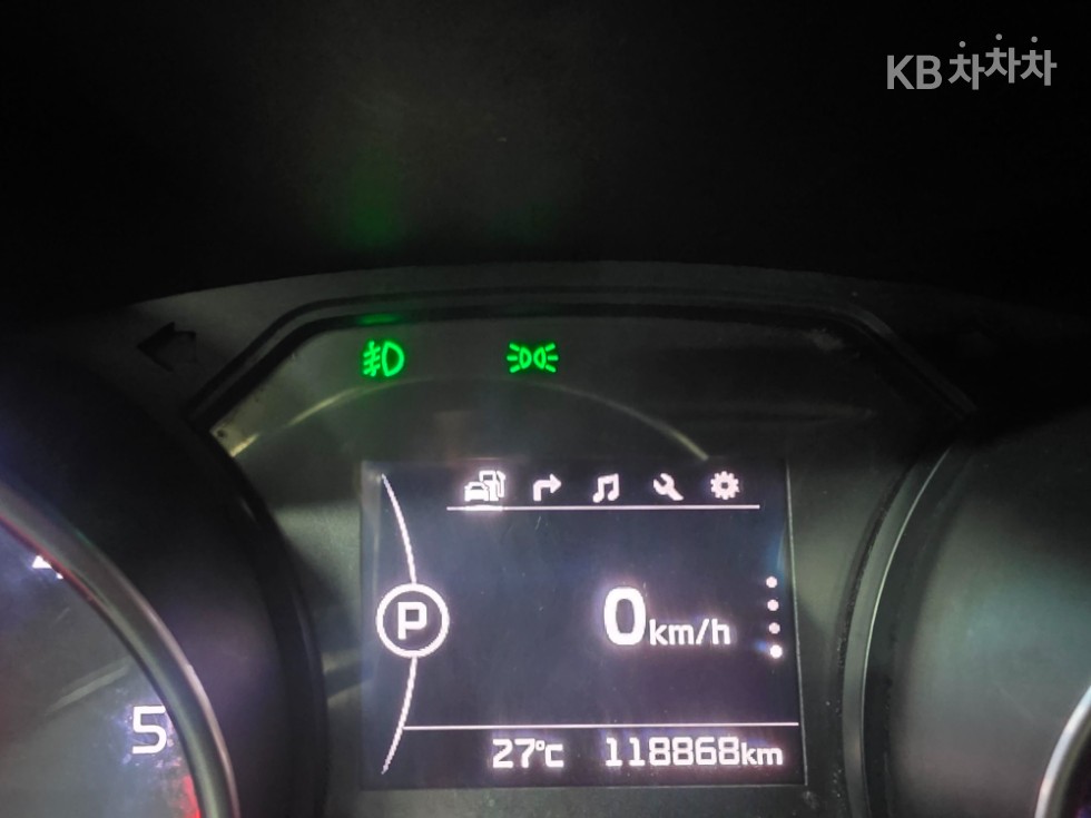 Kia Carnival — miniaturë 15