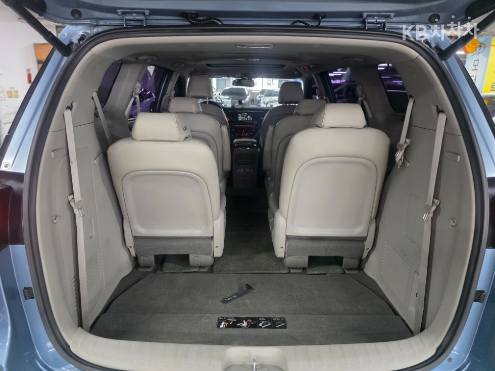 Kia Carnival — miniaturë 27