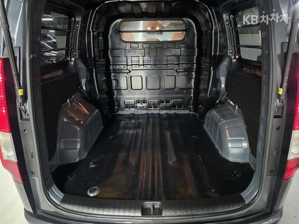 Hyundai Staria — miniaturë 7