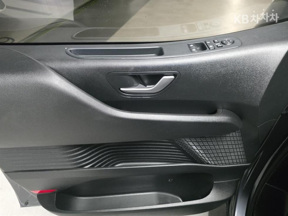 Hyundai Staria — miniaturë 10