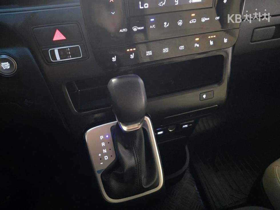 Hyundai Staria — miniaturë 17