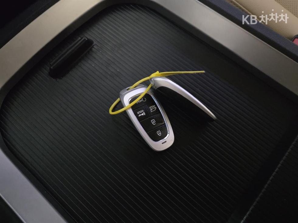 Hyundai Staria — miniaturë 18